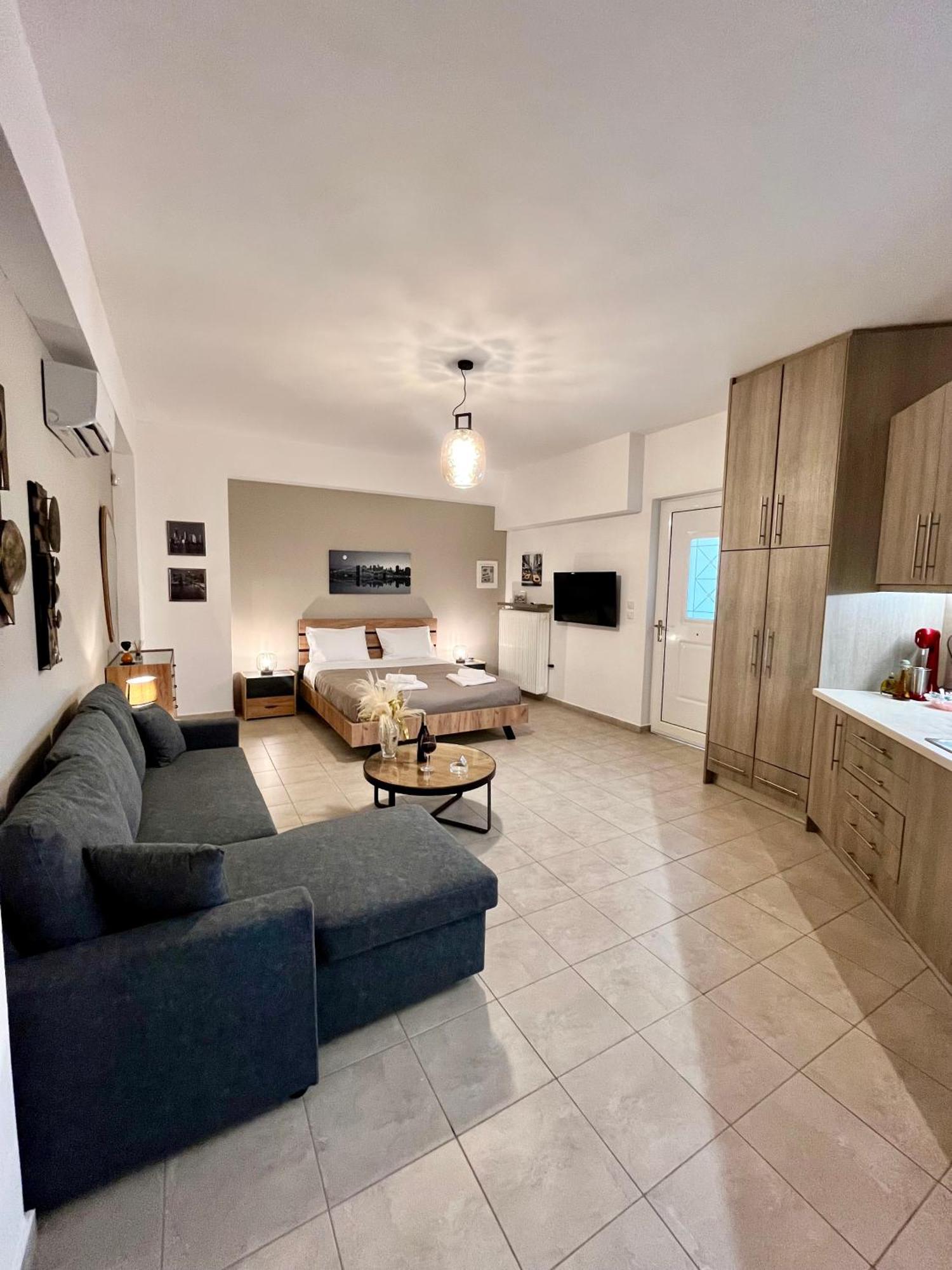 Lia'S Luxury Apartment - Near Airport Koropion Ngoại thất bức ảnh