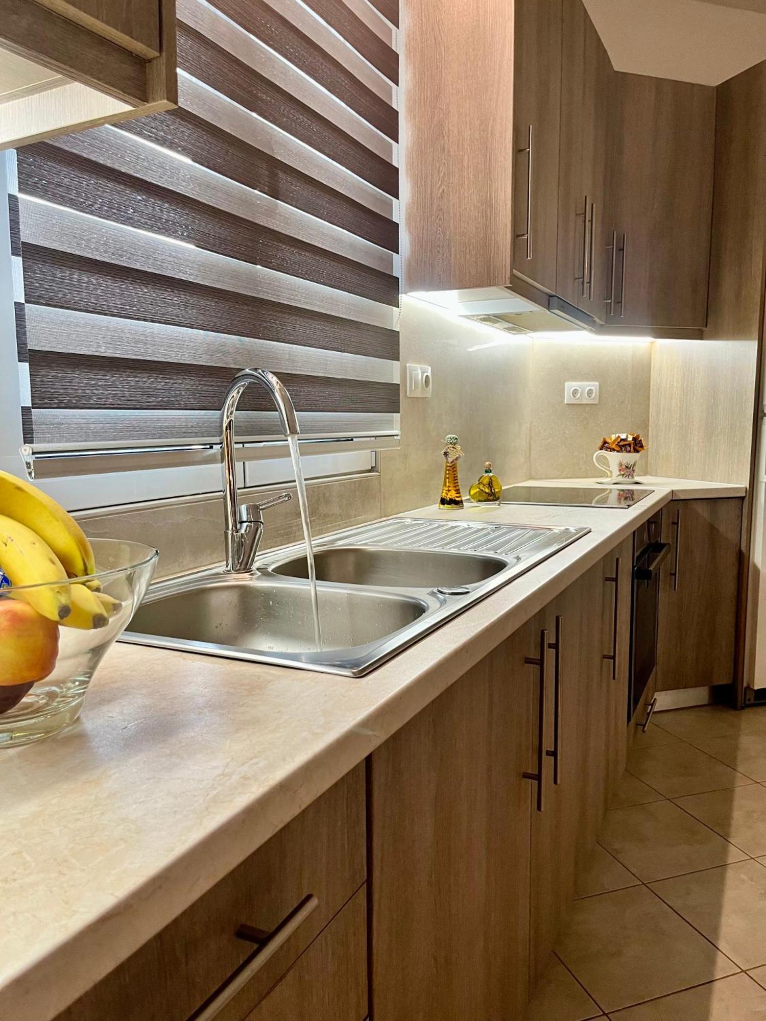 Lia'S Luxury Apartment - Near Airport Koropion Ngoại thất bức ảnh