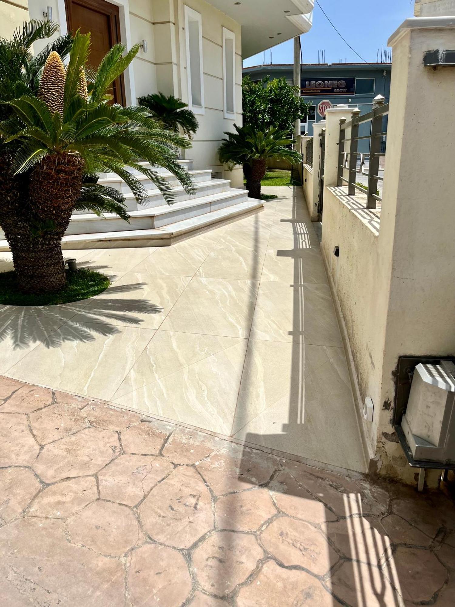 Lia'S Luxury Apartment - Near Airport Koropion Ngoại thất bức ảnh