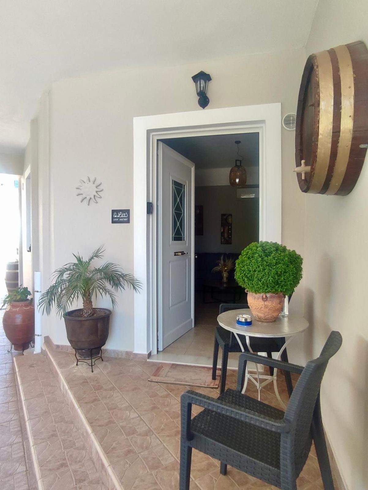Lia'S Luxury Apartment - Near Airport Koropion Ngoại thất bức ảnh